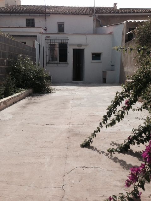 Townhouse in Petres Near Sagunto