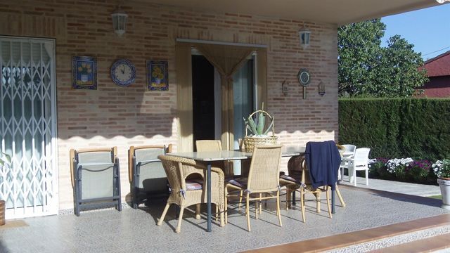 Beautiful Villa For Sale in Betera on Gated Community