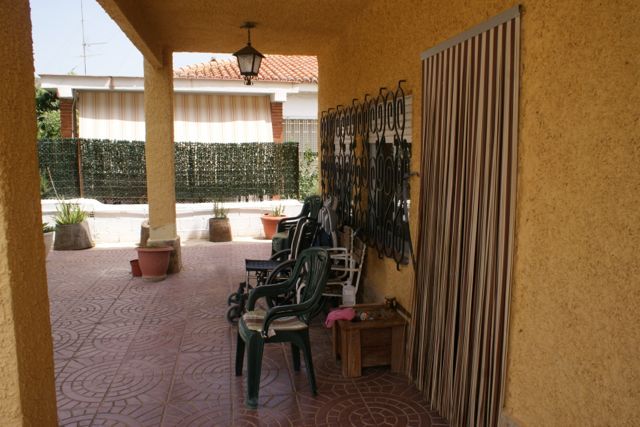 Large Olocau Property With Fronton Court