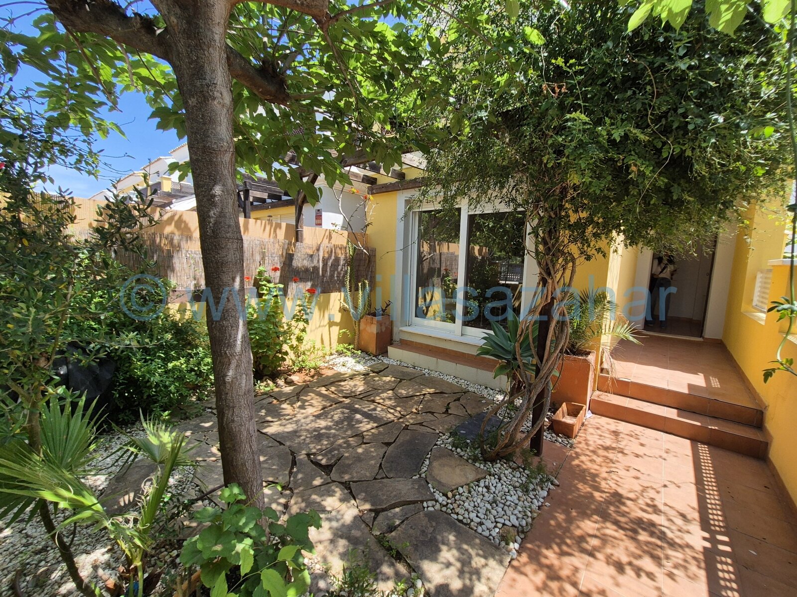 Jolie maison mitoyenne de 150 m² de surface construite pres de la plage