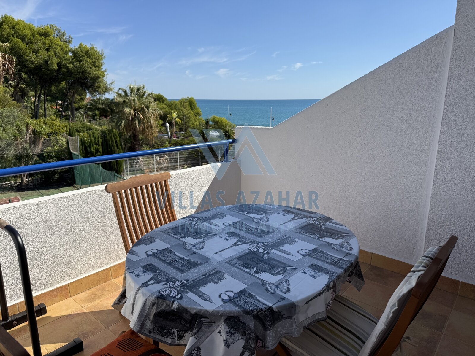 Penthouse en première ligne de mer – Résidence Voramar