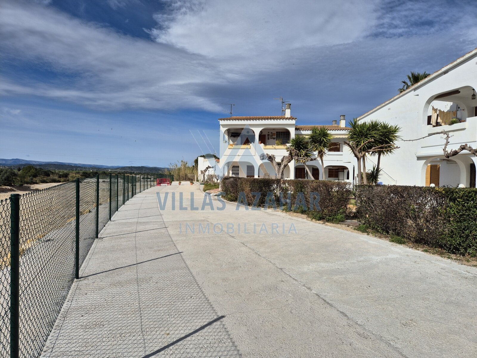 Appartement en rez-de-chaussée avec véranda – Urbanisation « La Palmera »