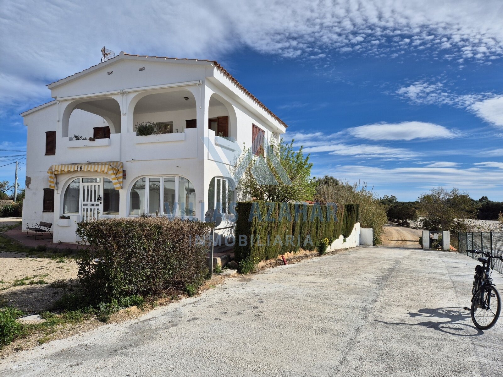 Appartement en rez-de-chaussée avec véranda – Urbanisation « La Palmera »