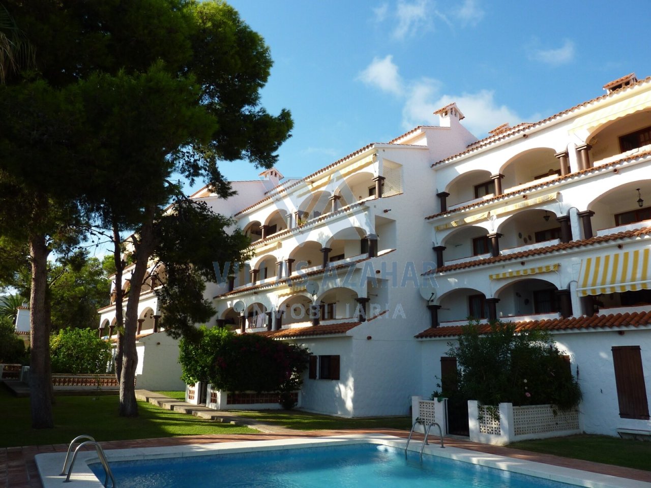 Résidence de luxe méditerranéenne avec terrasse piscine - Copropriété exclusive pleine de charme et offrant une vue dégagée