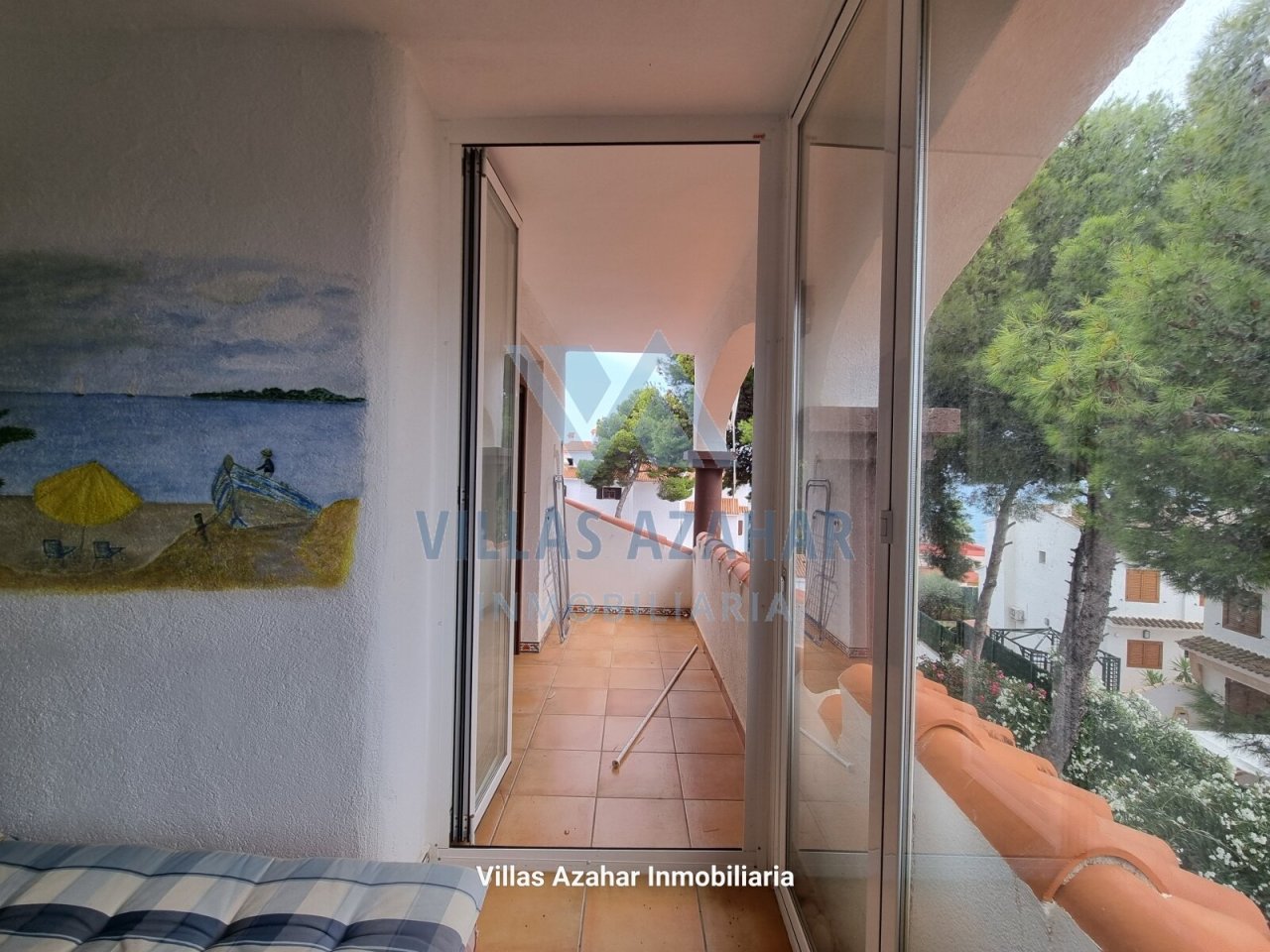 Couloir lumineux avec vitrage panoramique - votre lien entre l'intérieur et l'extérieur !