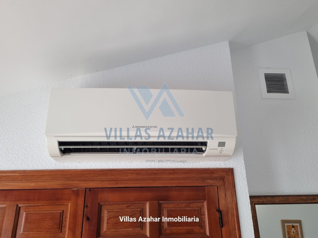Confort climatique inclus : Climatisation moderne pour une température agréable toute l'année