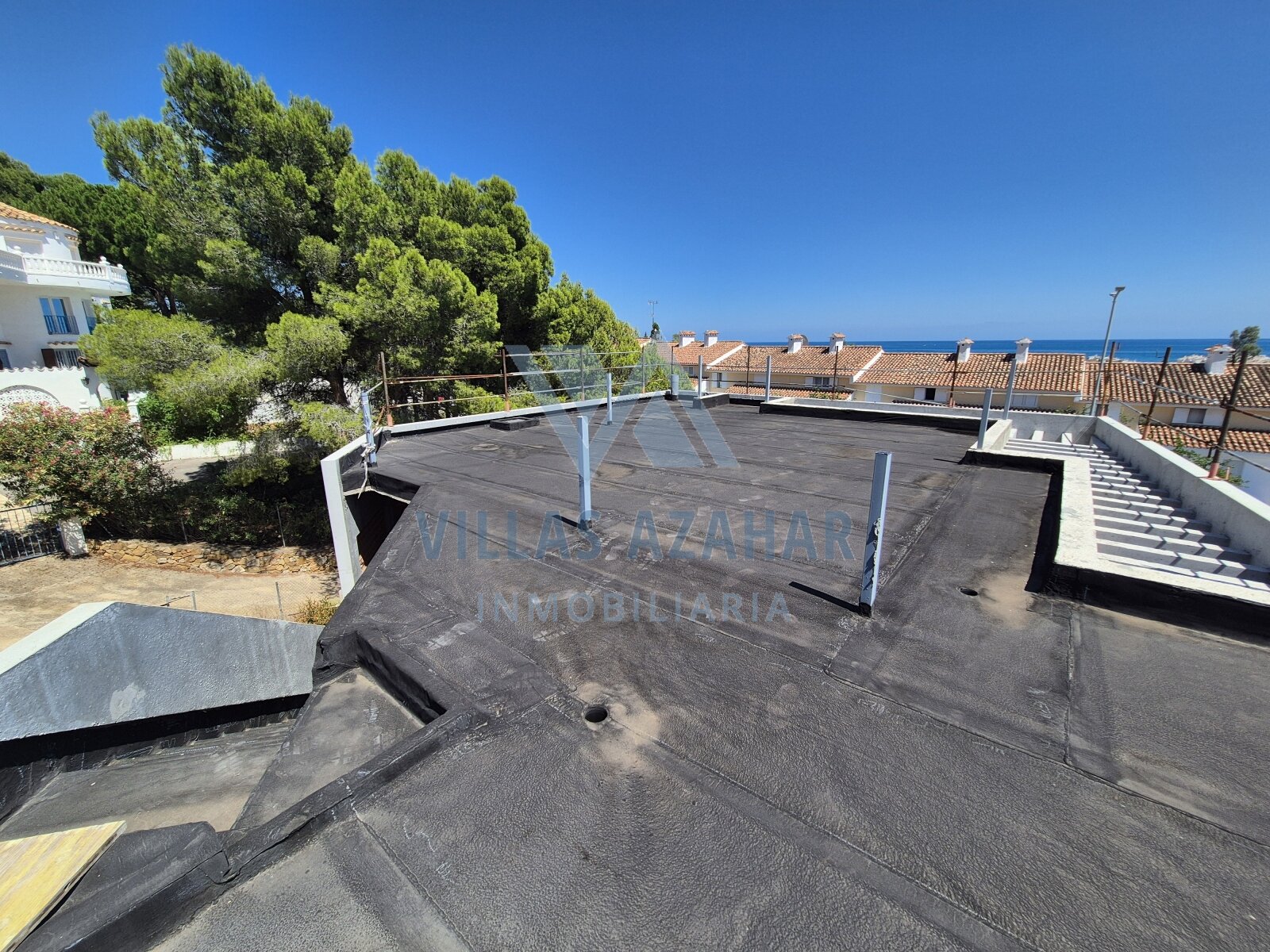 Terrasse sur le toit avec vue sur la mer - votre vue privée sur la côte méditerranéenne !