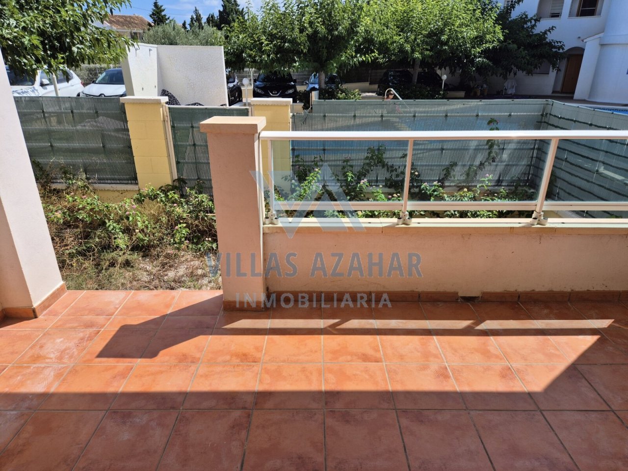 Terrasse ensoleillée avec une vue dégagée - votre refuge privé plein de charme !